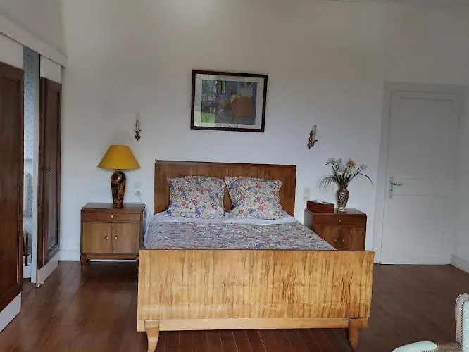 D'hote A Rives En Seine 3*